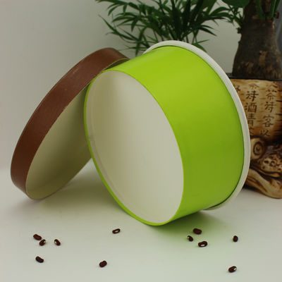 Các bát salad giấy với nắp - đa dụng, phong cách và xếp chồng lên nhau